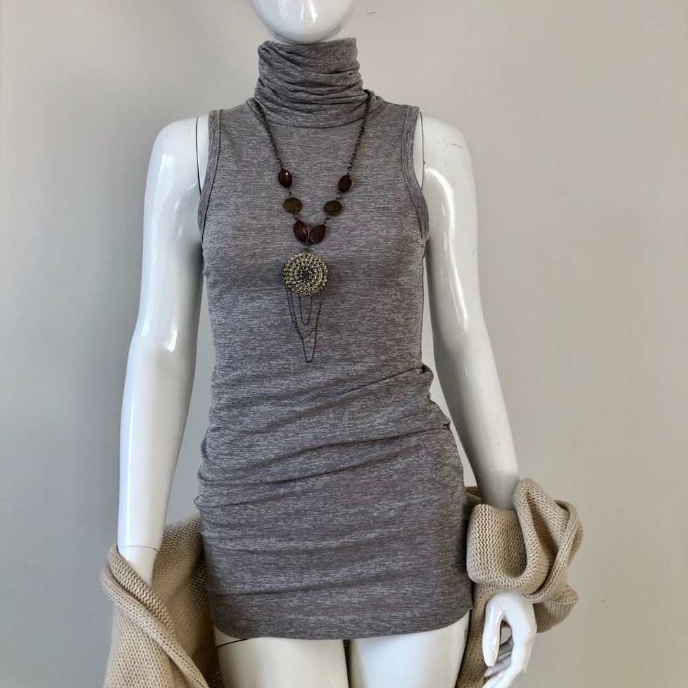 Sleeveless Turtleneck